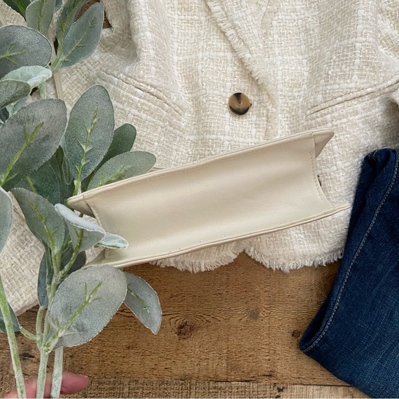 Leather ~ Darling Little Crossbody Bag Purse with attached Mirror - Picture 5 of 8